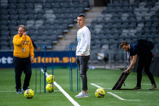 Djurgårdens skadade spelare Haris Radetinac före