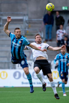 Djurgårdens Jesper Karlström och Örebros Filip Rogic