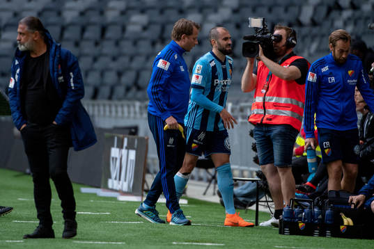 Djurgårdens Yura Movsisyan tvingas utgå skadad