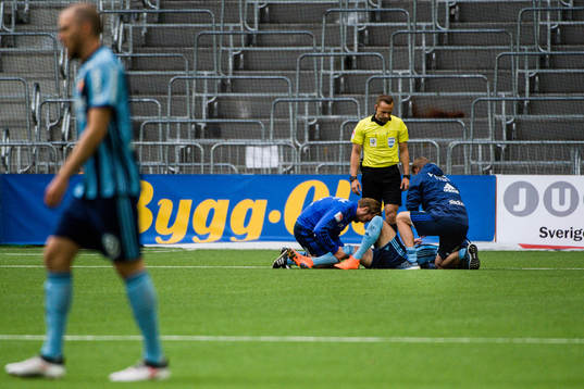 Djurgårdens Yura Movsisyan får vård