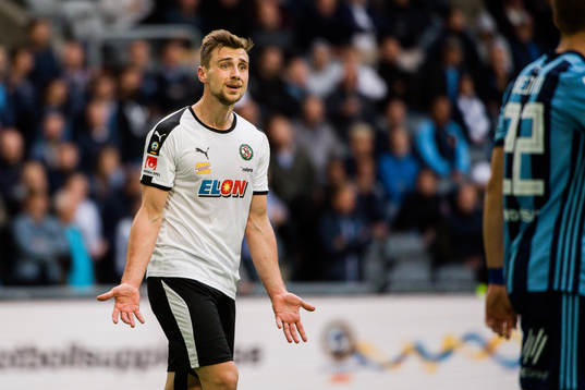 Örebros Filip Rogic deppar