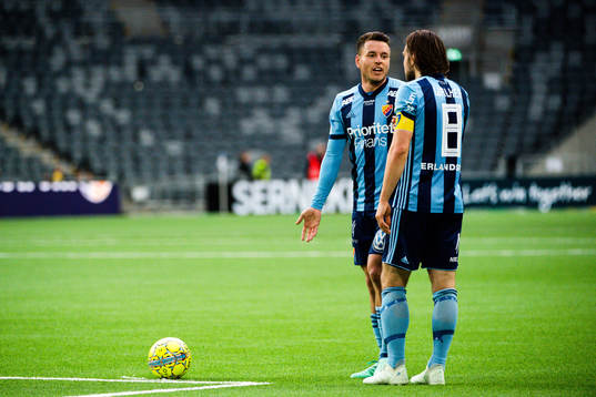 Djurgårdens Kerim Mrabti och Kevin Walker