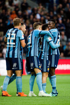 Djurgårdens Philana Tinotenda Kadewere jublar med Kerim