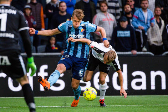 Djurgårdens Felix Beijmo och Örebros Sebastian Ring