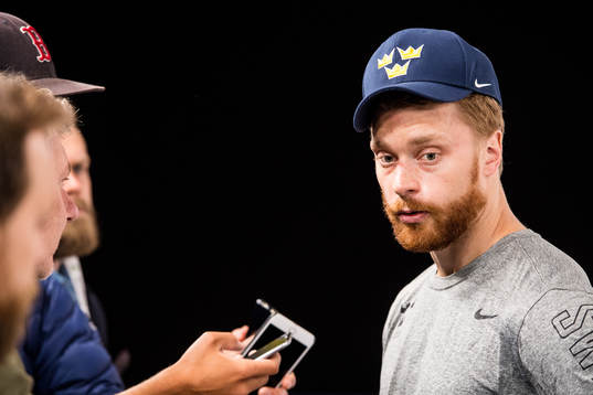 Sveriges Adam Larsson