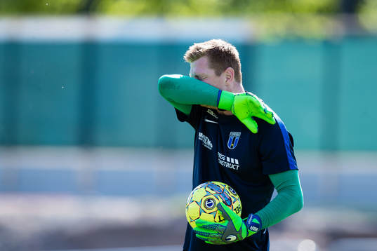 Sirius målvakt Joakim Wulff innan fotbollsmatchen i