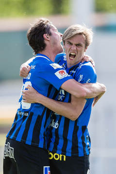 Sirius Oscar Pehrsson (h) jublar med Philip Haglund (v)