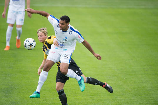 IFK Hässleholms Gustaf Lindroth i matchen i division 2