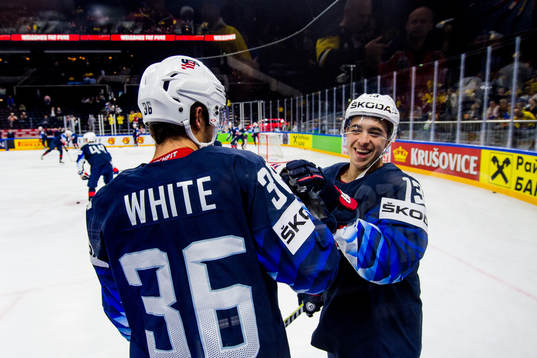 s Colin White och Johnny Gaudreau