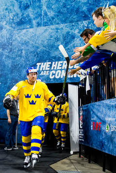 Sveriges Patric Hörnqvist kommer in till uppvärmningen
