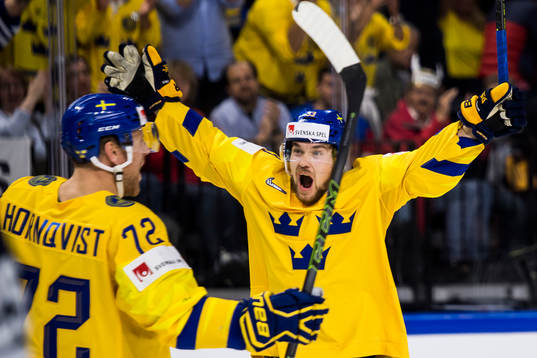 Sveriges Patric Hörnqvist och Viktor Arvidsson jublar