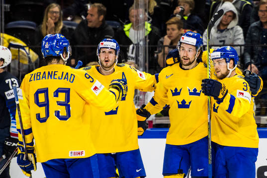 Sveriges spelare jublar