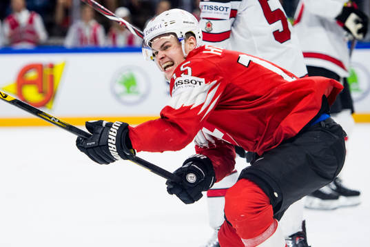 Schweiz Gregory Hofman jublar