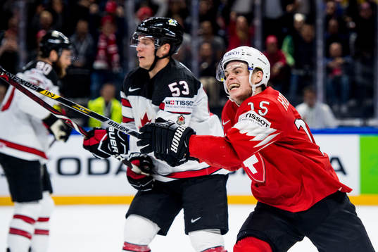 Schweiz Gregory Hofman jublar