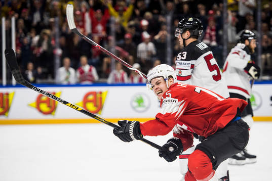 Schweiz Schweiz Gregory Hofman jublar