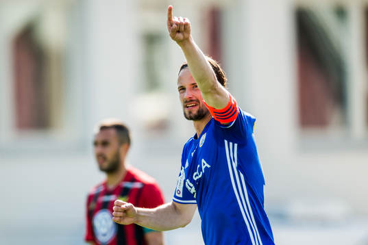 Sundsvalls Linus Hallenius jublar feter 1-2 målet