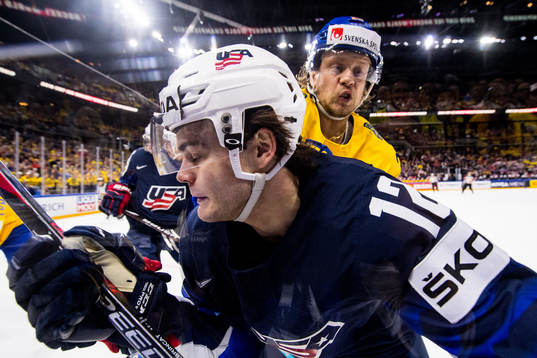 s Alex DeBrincat