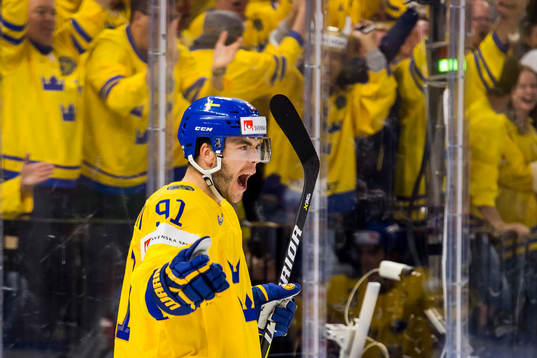 Sveriges Magnus Pääjärvi-Svensson jublar