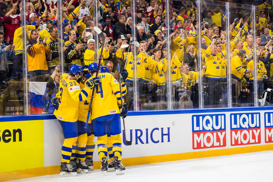 Sveriges Magnus Pääjärvi-Svensson jublar