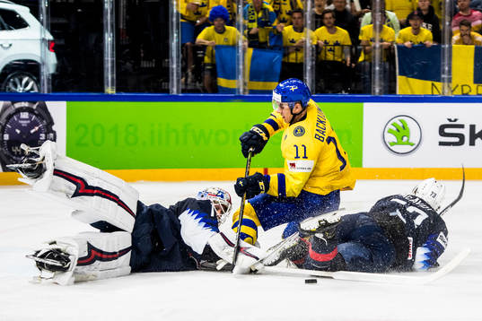 s målvakt Keith Kinkaid och Charlie McAvoy