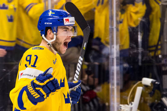 Sveriges Magnus Pääjärvi-Svensson jublar