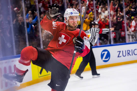 Schweiz Tristan Scherwey jublar