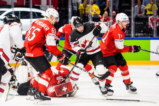 Kanadas Jean-Gabriel Pageau oroar mot Schweiz Ramon