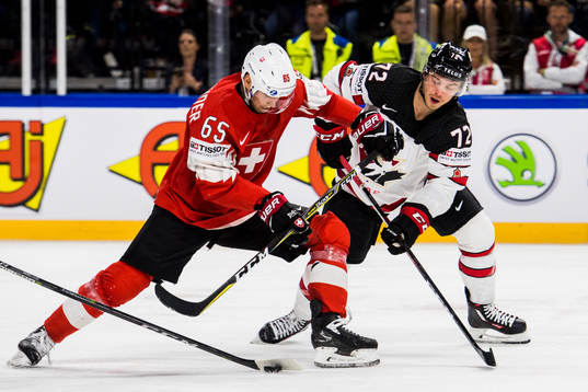 Schweiz Ramon Untersander och Kanadas Anthony Beauvillier