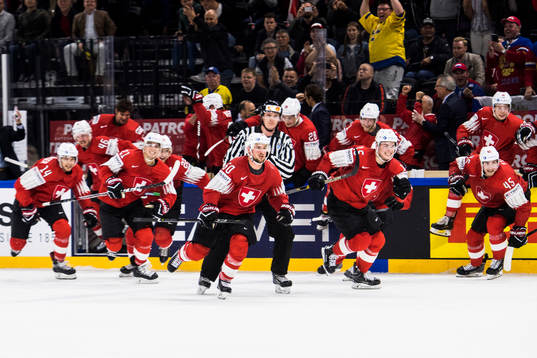 Schweiz spelare jublar