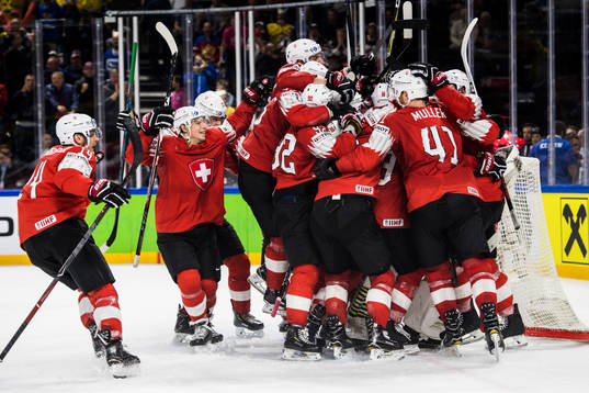 Schweiz spelare jublar