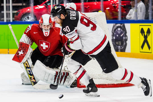 Kanadas Ryan O Reilly oroar vid Schweiz målvakt Leonardo