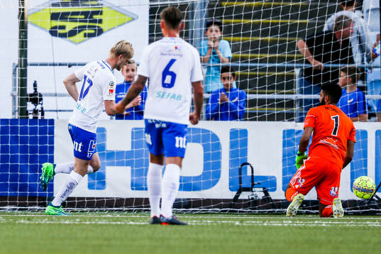 Norrköpings Kalle Holmberg jublar