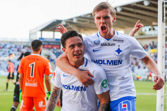 Norrköpings David Moberg Karlsson jublar med Arnór