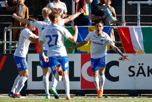 Norrköpings David Moberg Karlsson jublar men målet döms