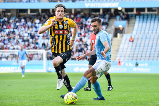 Häckens Erik Friberg och Malmö FFs Carlos Strandberg