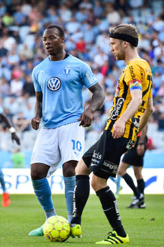 Malmö FFs Carlos Strandberg och Häckens Rasmus Lindgren