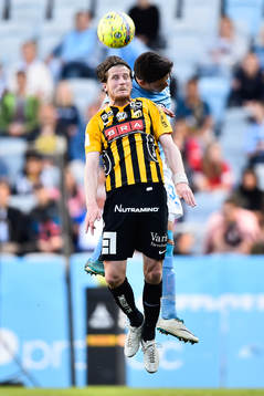 Malmö FFs Samuel Adrian och Häckens Erik Friberg i