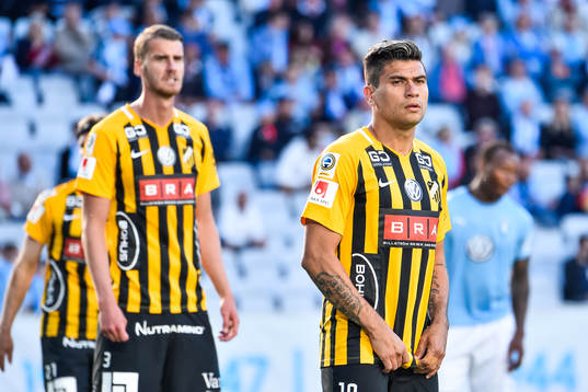 Häckens Johan Hammar och Paulinho deppar efetr att Malmö