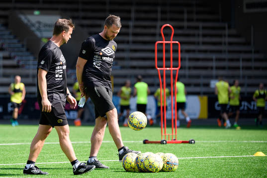 Elfsborgs manager Jimmy Thelin och assisterande tränare