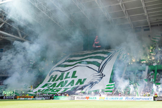 Hammarbys supportrar med ett tifo