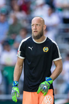 Hammarbys målvakt Benny Lekström innan fotbollsmatchen i