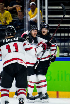 Kanadas Marc-Edouard Vlasic kramas om av Kyle Turris