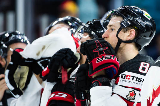 Kanadas Kyle Turris deppar