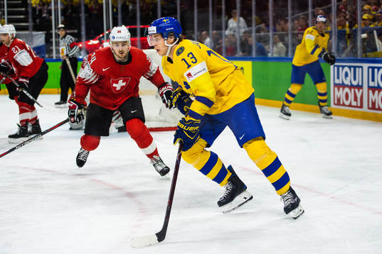 Schweiz Dean Kukan och Sveriges Mattias Janmark