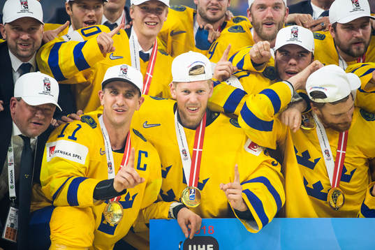 Sveriges spelare jublar