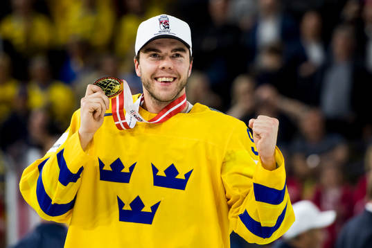 Sveriges Magnus Pääjärvi-Svensson jublar med sin