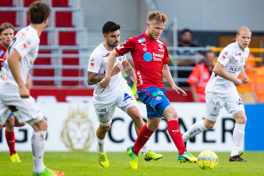 Örgrytes Diego Montiel och Helsingborgs Andreas Landgren