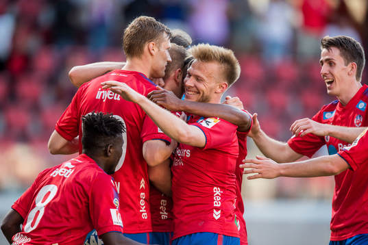 Helsingborgs Andreas Landgren jublar med lagkamrater