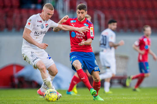 Örgrytes David Engström och Helsingborgs Mattias Almeida
