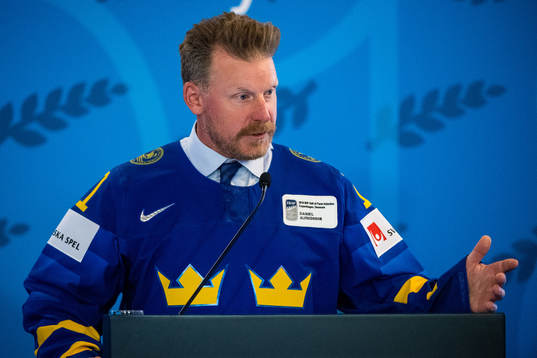 Daniel Alfredsson blir invald till IIHF Hall of Fame